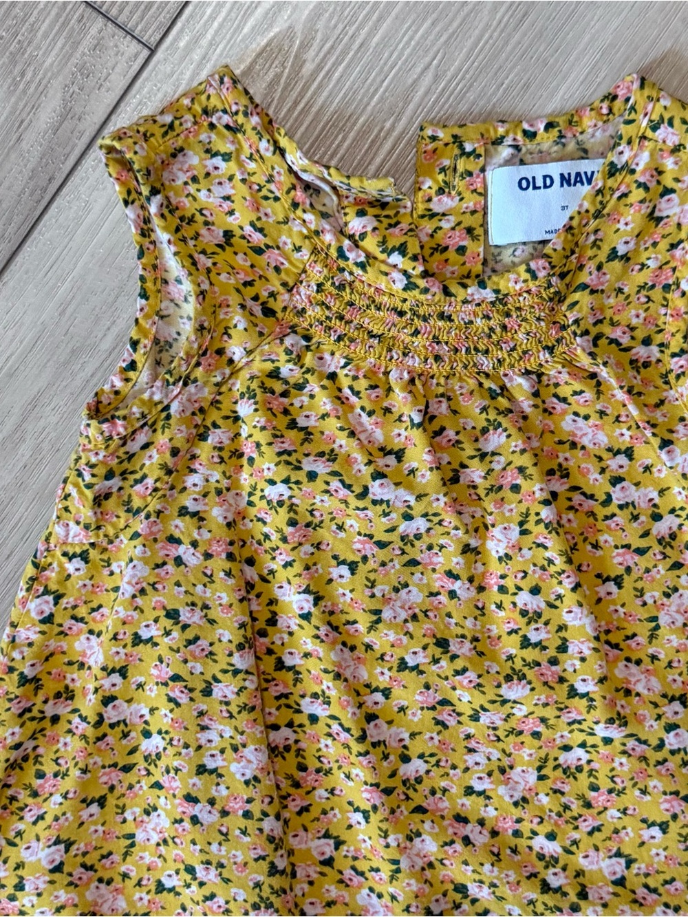 Old Navy • toddler floral top • 3T